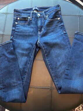Women's Gap universal leggings size 00R medium wash